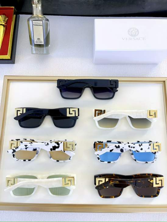 Picture of Versace Sunglasses _SKUfw80049994fw